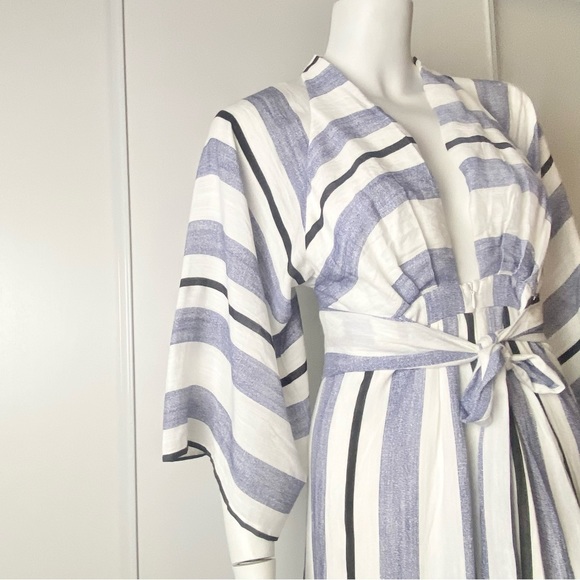 Selfie Leslie NWT Kimono Sleeve, Deep Plunge White & Blue Maxi Dress - Picture 7 of 10